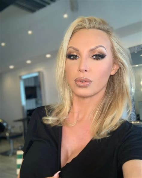Nikki Benz BTS .